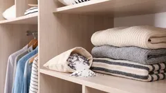 Čo dať do skrine, aby oblečenie vždy príjemne voňalo: lacný trik, ktorý nepozná každý